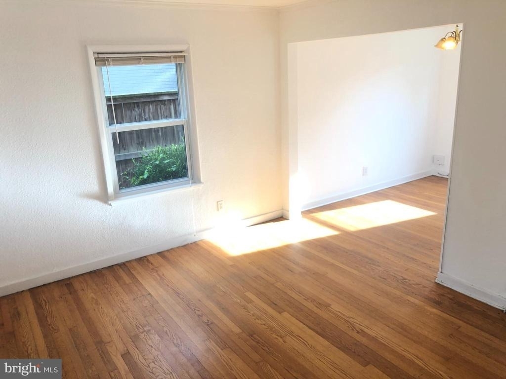 310 S Veitch Street - Photo 0