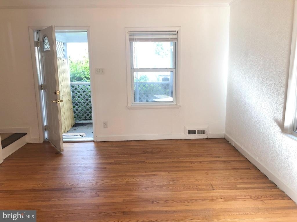310 S Veitch Street - Photo 1