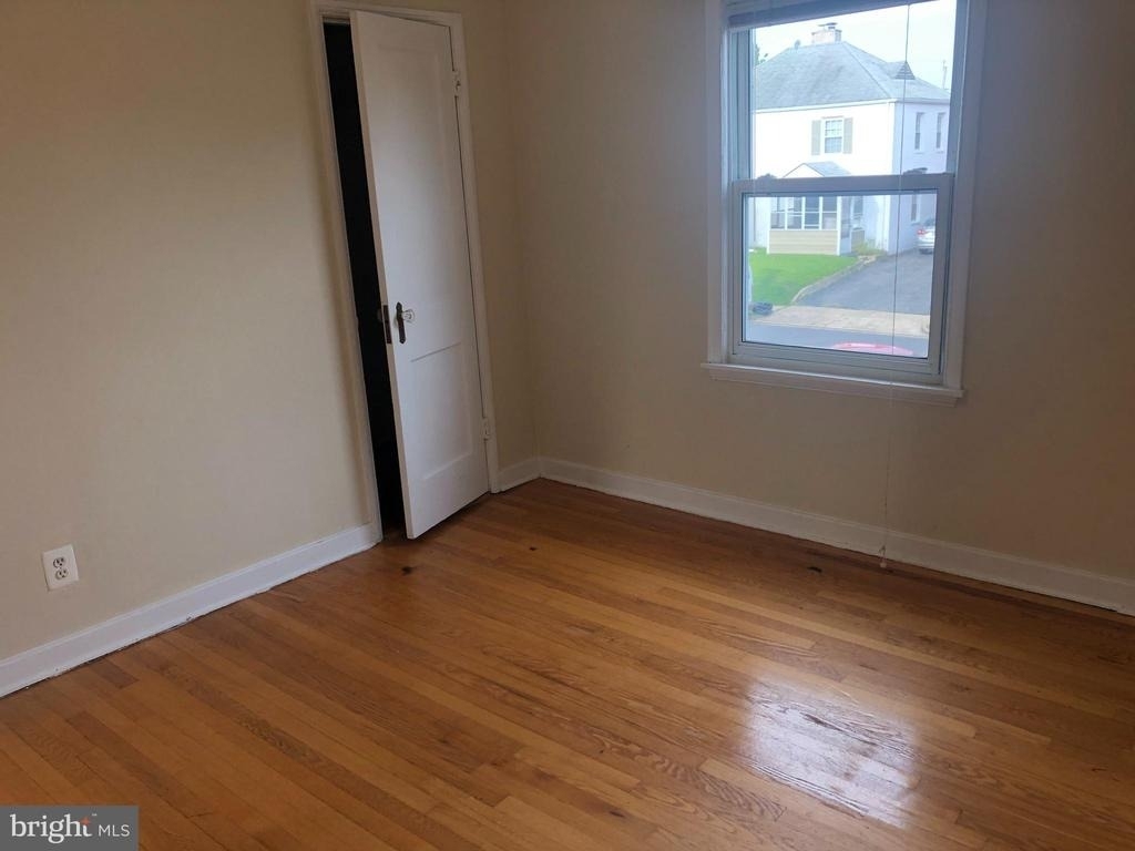 310 S Veitch Street - Photo 9