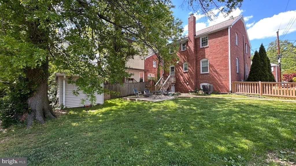 4820 9th Street N - Photo 3