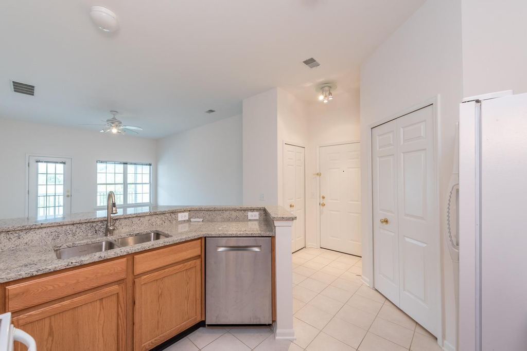 2800 S Knightsbridge Circle - Photo 7