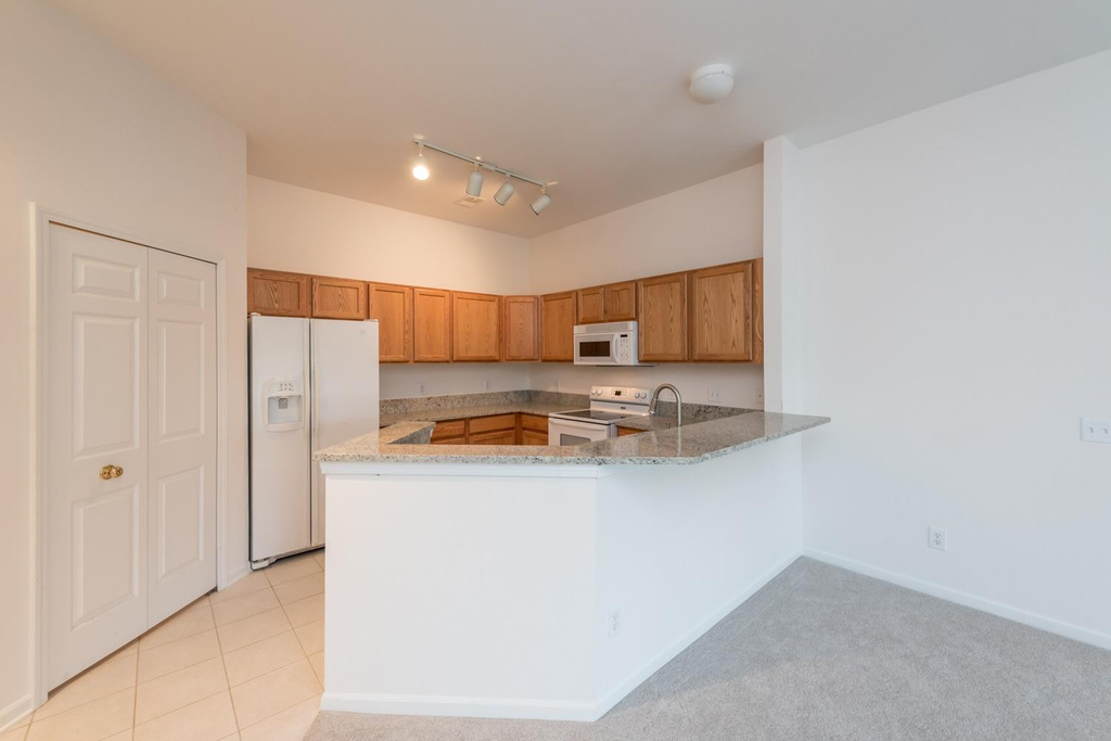 2800 S Knightsbridge Circle - Photo 3