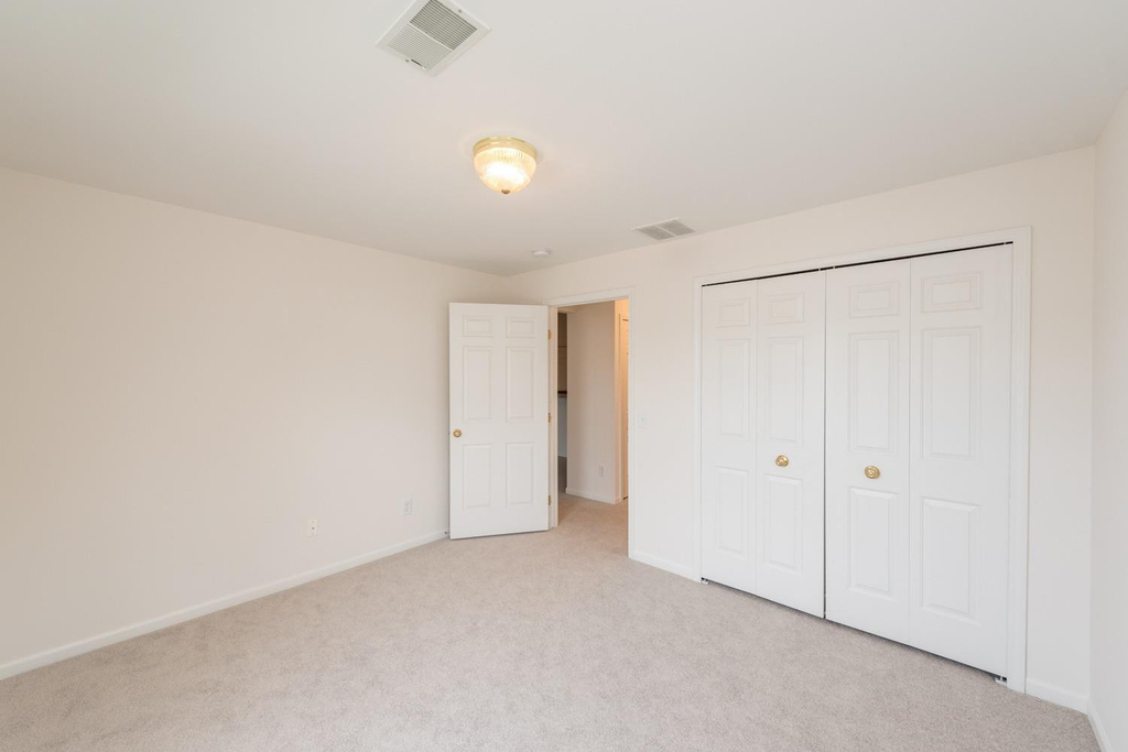 2800 S Knightsbridge Circle - Photo 11