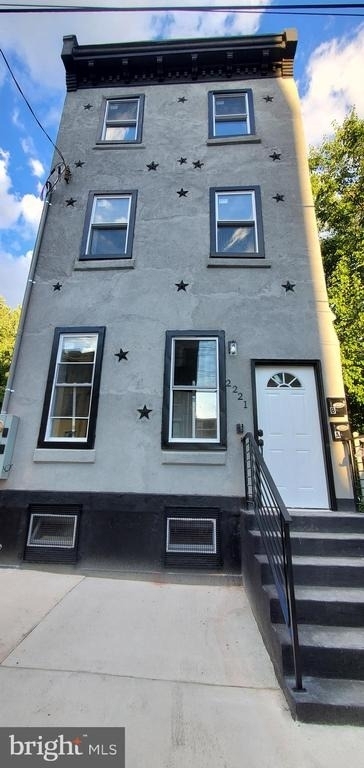 2221 N Franklin Street - Photo 4