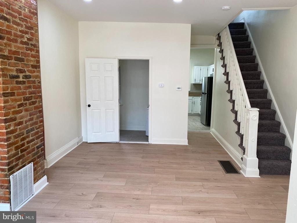 823 N Hutton Street - Photo 1