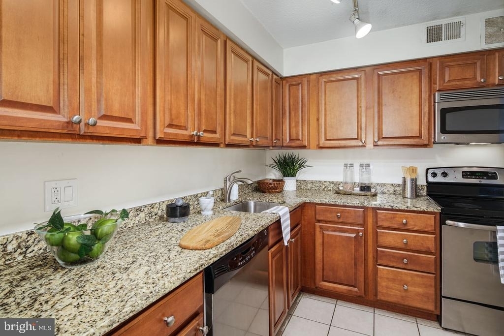 1420 Locust Street - Photo 4