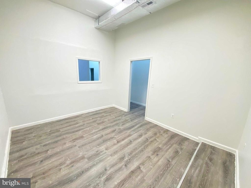 1433 E Vernon Road - Photo 11