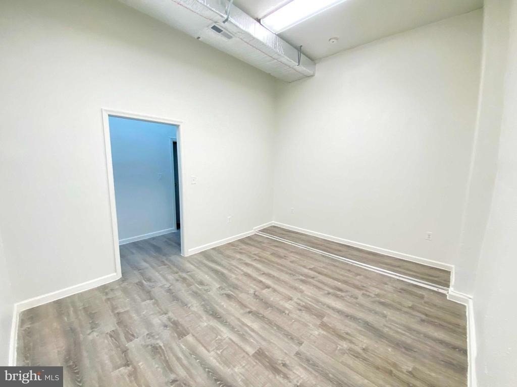 1433 E Vernon Road - Photo 10