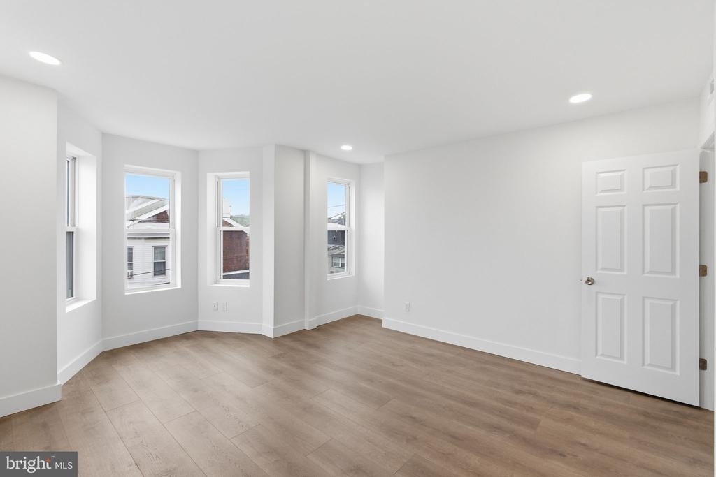 213 Hermitage St - Photo 11