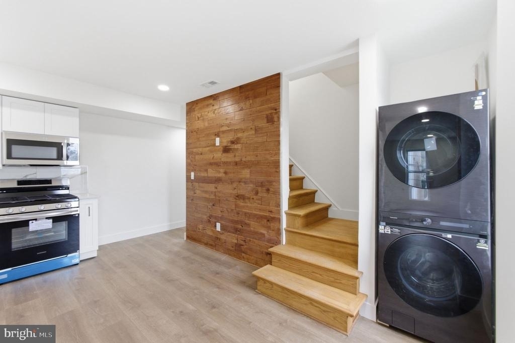 213 Hermitage St - Photo 4