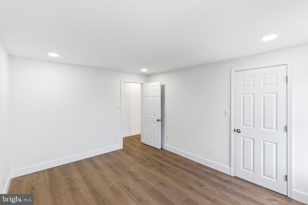 213 Hermitage St - Photo 21