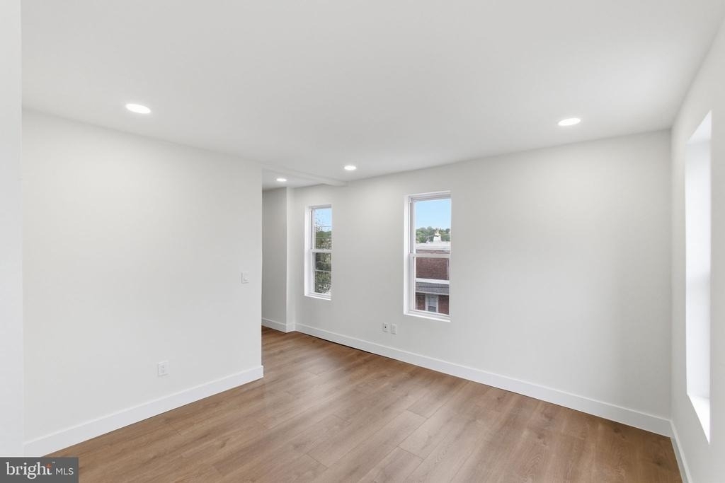 213 Hermitage St - Photo 6