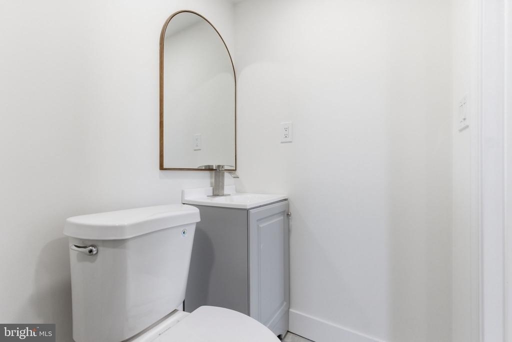 213 Hermitage St - Photo 10