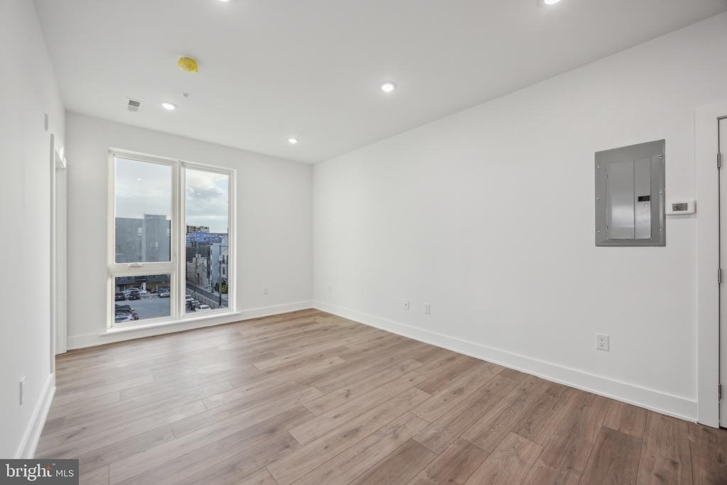 1350 N Front Street - Photo 2