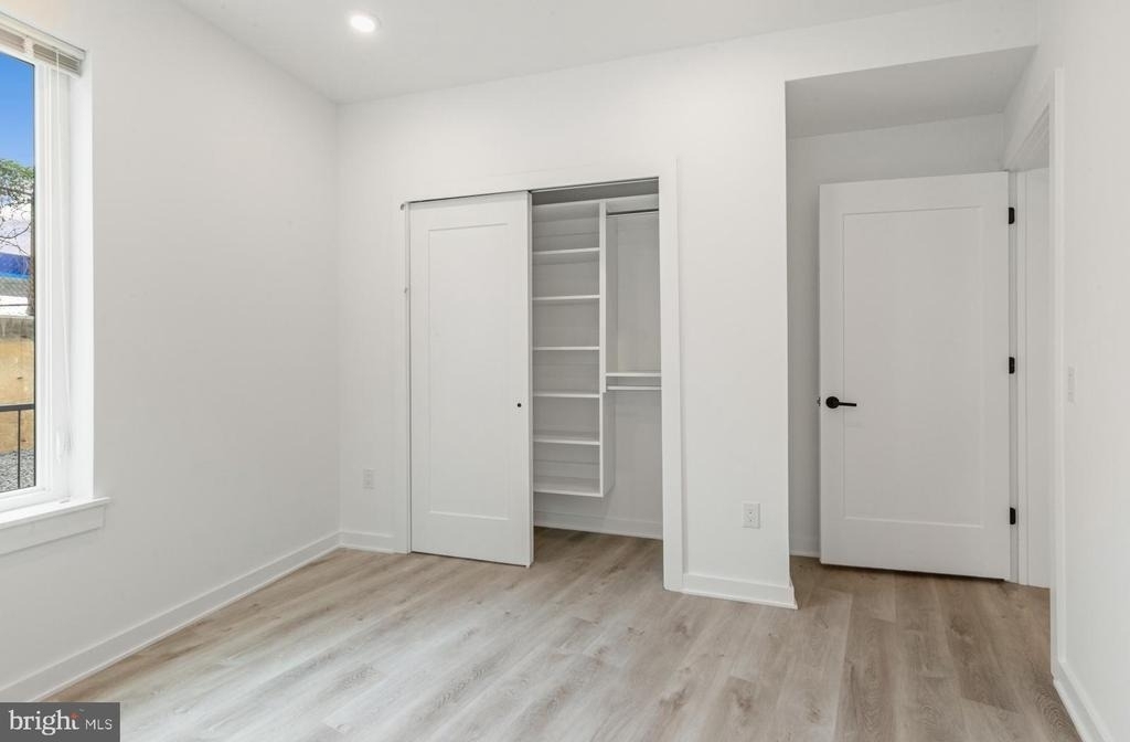 2046 E Lehigh Avenue - Photo 11