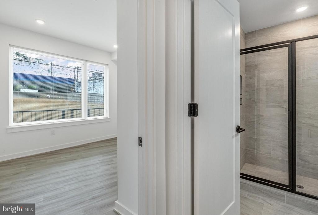 2046 E Lehigh Avenue - Photo 15