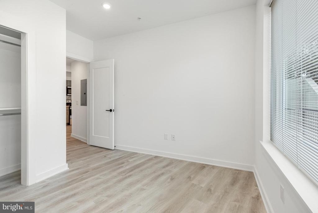 2046 E Lehigh Avenue - Photo 20