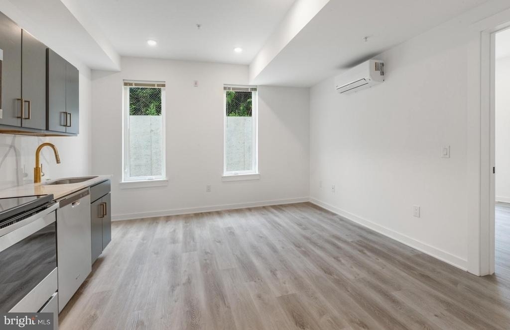 2046 E Lehigh Avenue - Photo 5