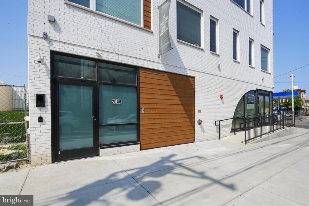 2046 E Lehigh Avenue - Photo 22