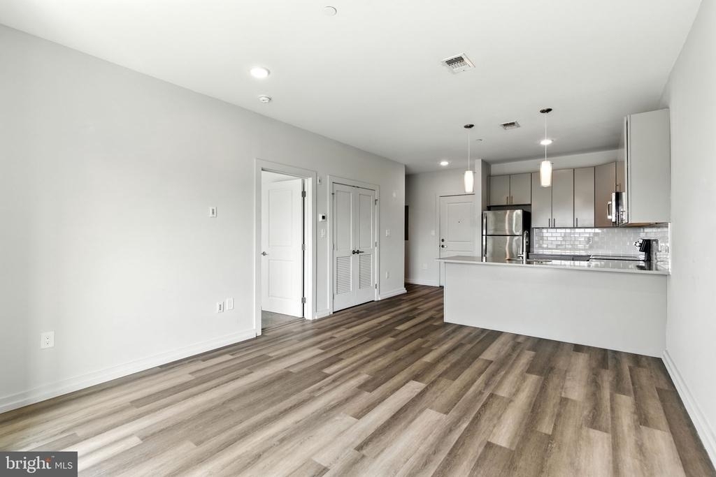 2110 E Norris Street - Photo 1