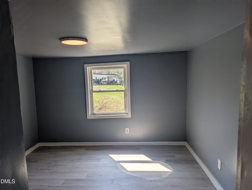 502 E Surles Street - Photo 8