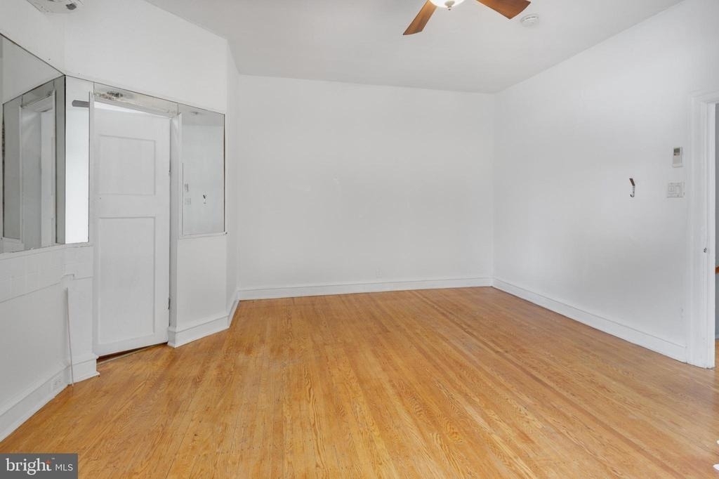 707 W Girard Avenue - Photo 22