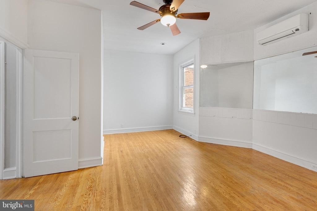 707 W Girard Avenue - Photo 20