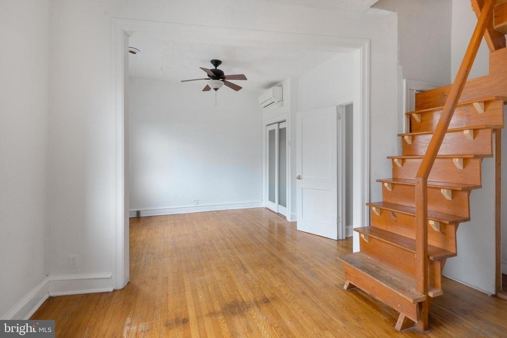 707 W Girard Avenue - Photo 17