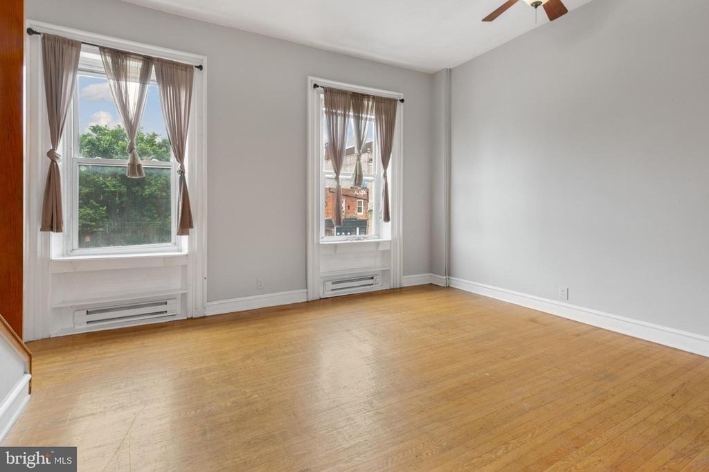 707 W Girard Avenue - Photo 8