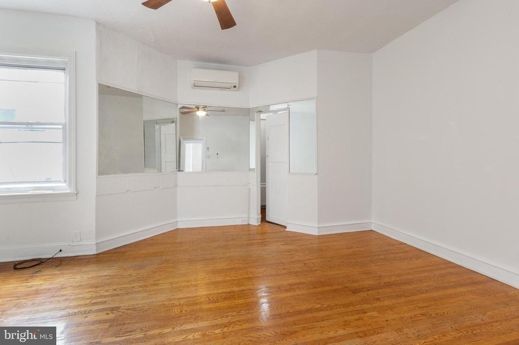 707 W Girard Avenue - Photo 19