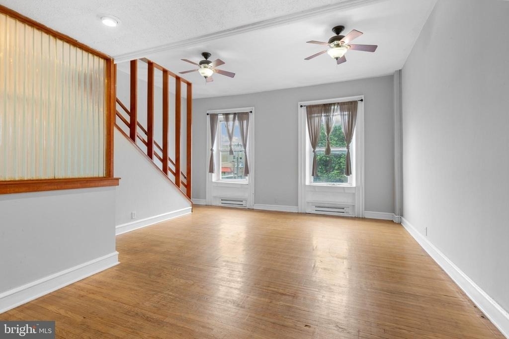 707 W Girard Avenue - Photo 4