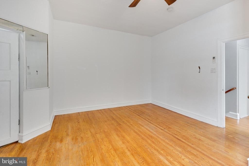 707 W Girard Avenue - Photo 24