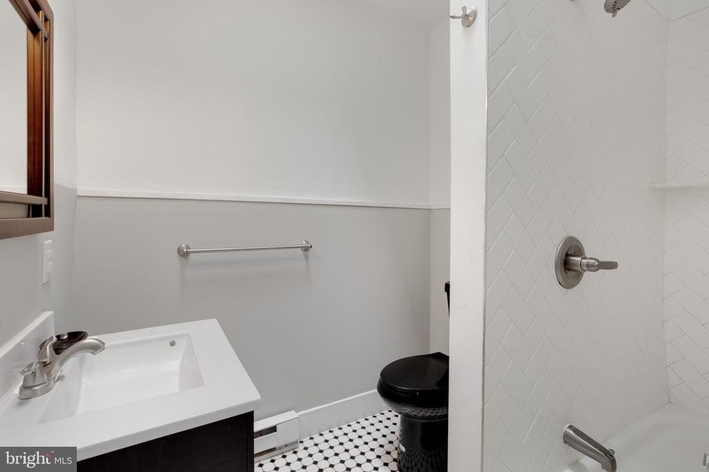 707 W Girard Avenue - Photo 18