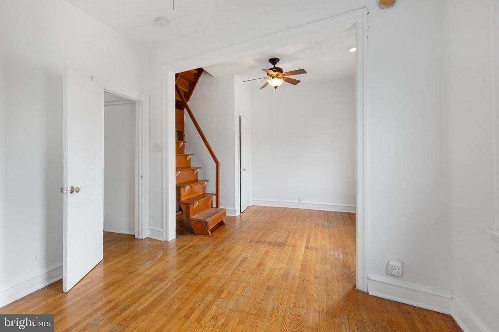 707 W Girard Avenue - Photo 14