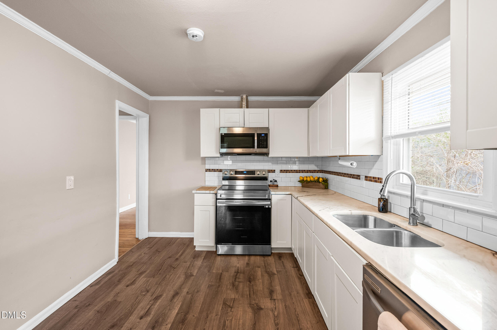 401 Moline Street - Photo 5