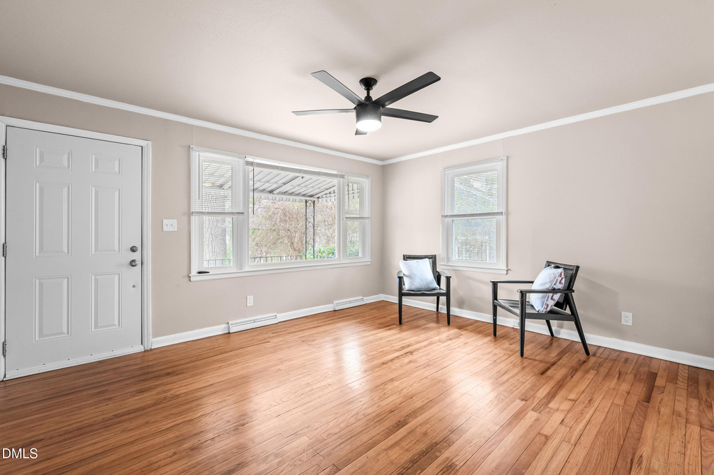 401 Moline Street - Photo 2
