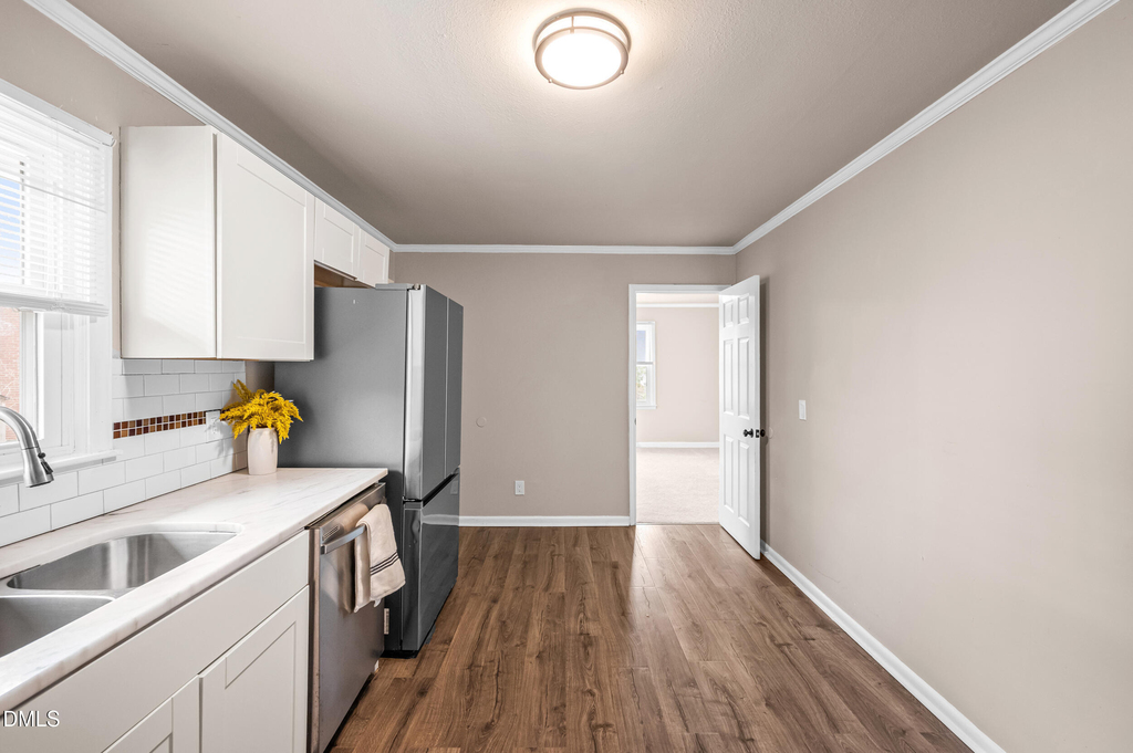 401 Moline Street - Photo 6