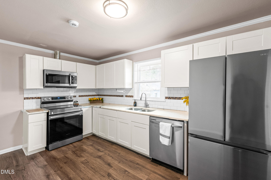 401 Moline Street - Photo 4