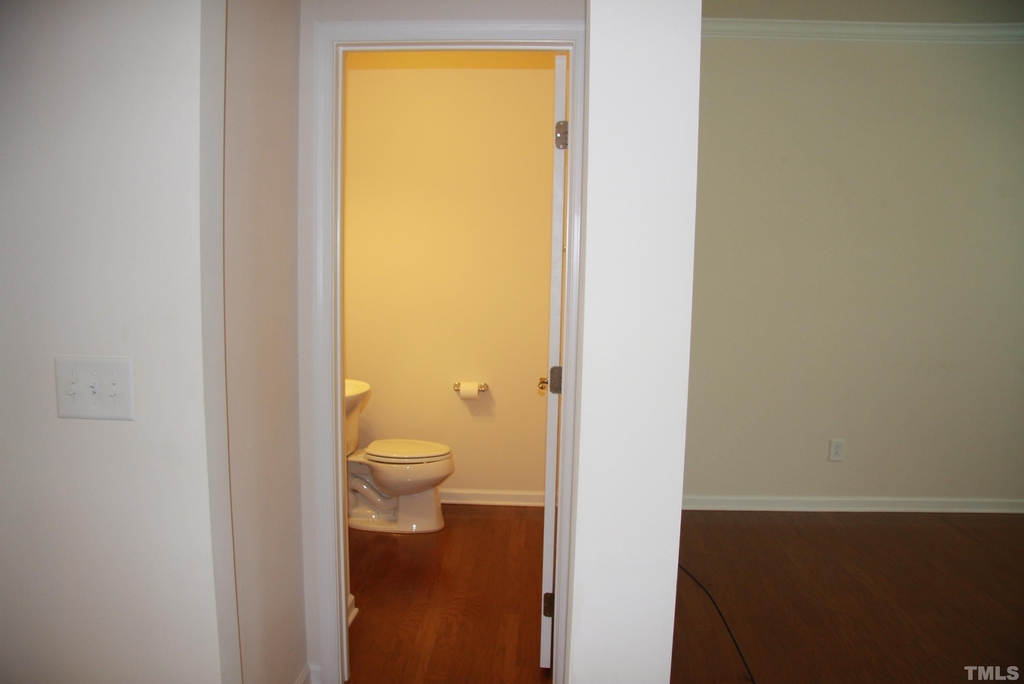 1013 Semora Lane - Photo 10