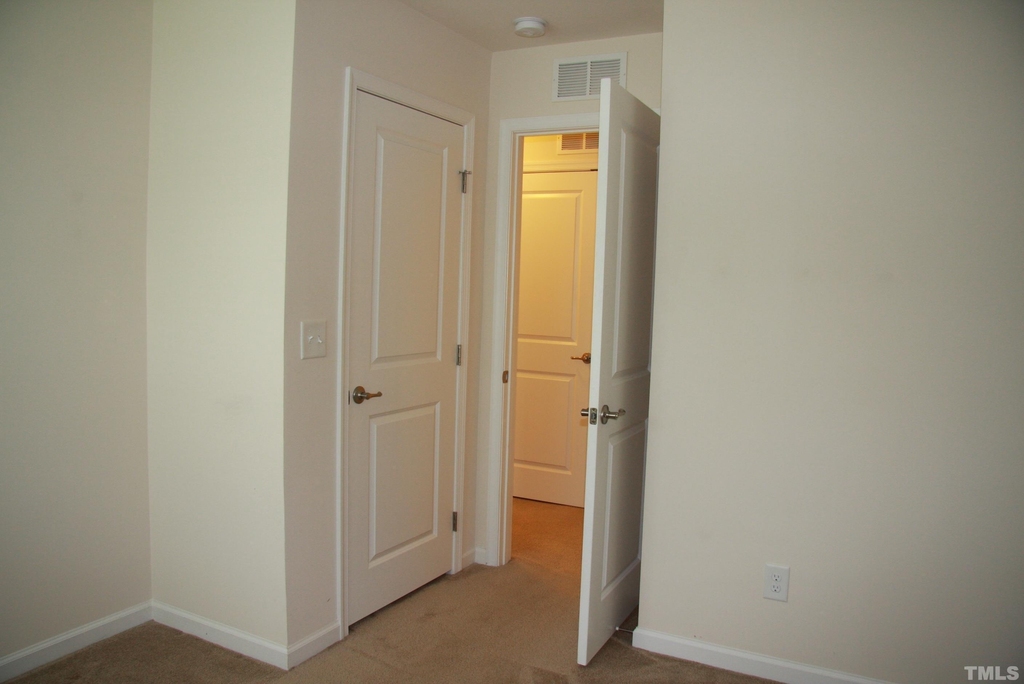 1013 Semora Lane - Photo 19
