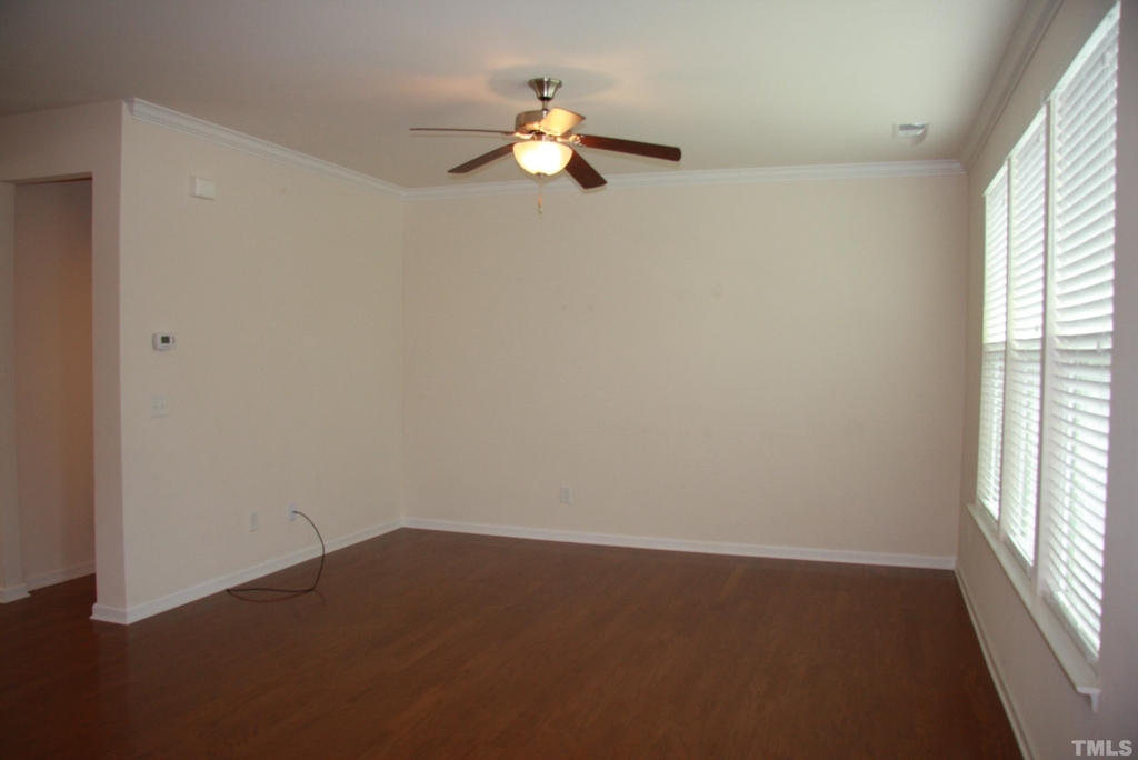 1013 Semora Lane - Photo 4