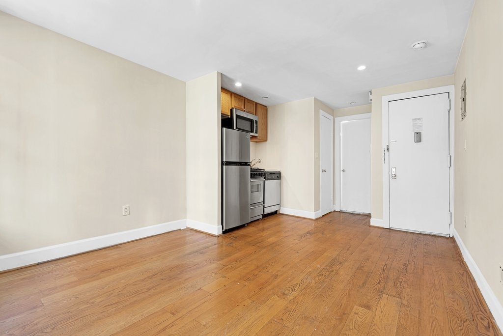 Christopher street - Photo 1