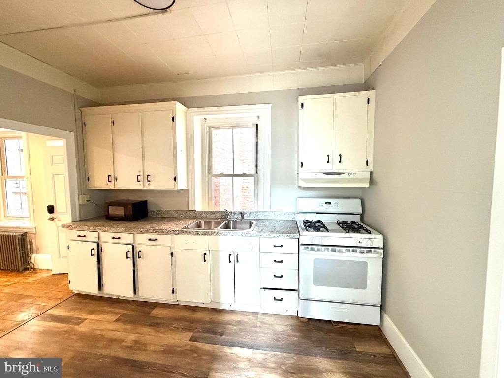 96 Main Street - Photo 10