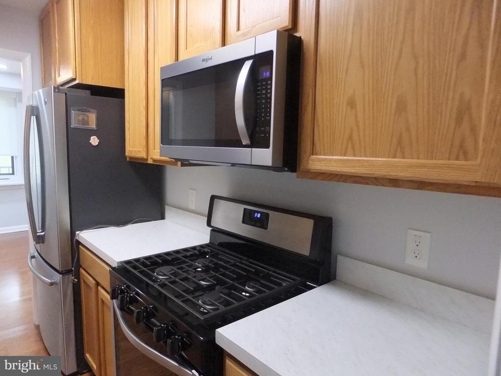 1637 Oakwood Drive - Photo 4