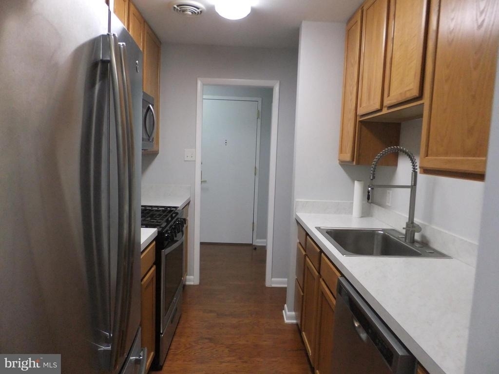 1637 Oakwood Drive - Photo 6