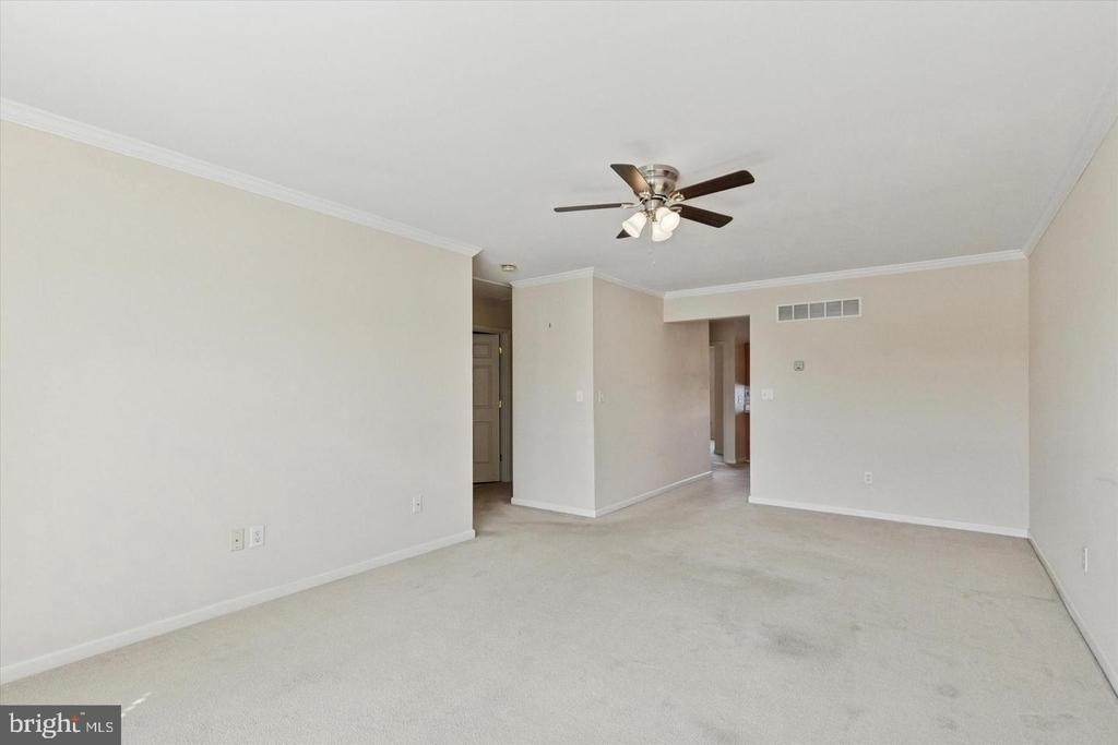 110 W Harmony Drive - Photo 2