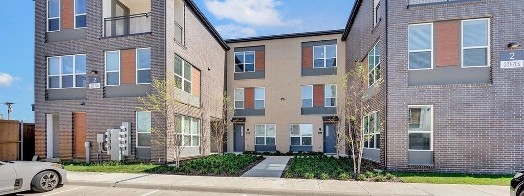 10030 Garland Rd - Photo 1
