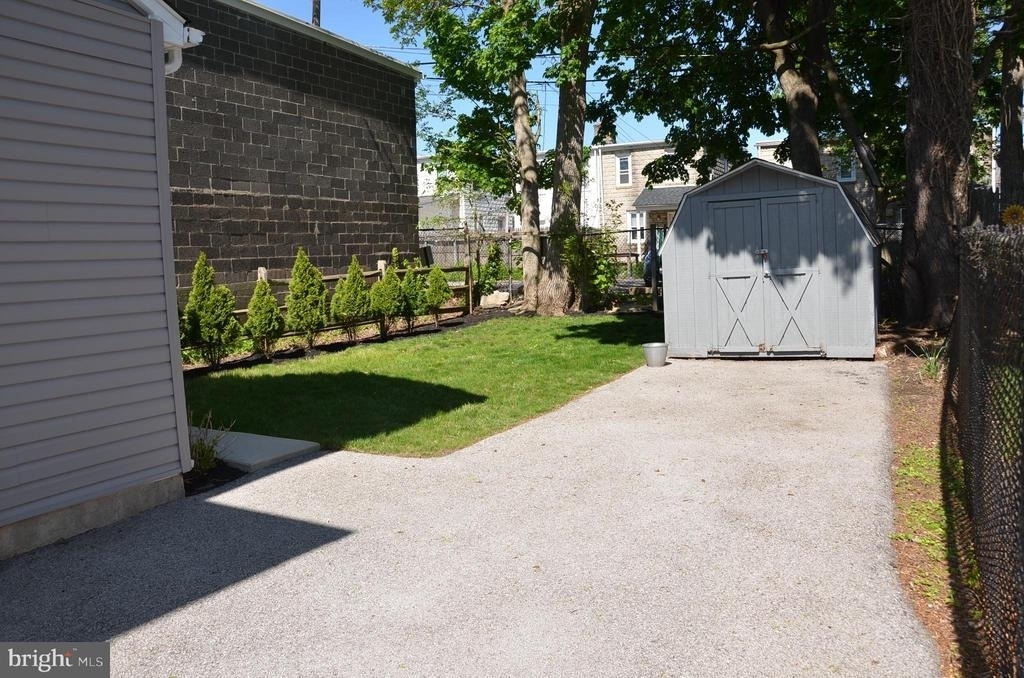 713 Miller Street - Photo 14