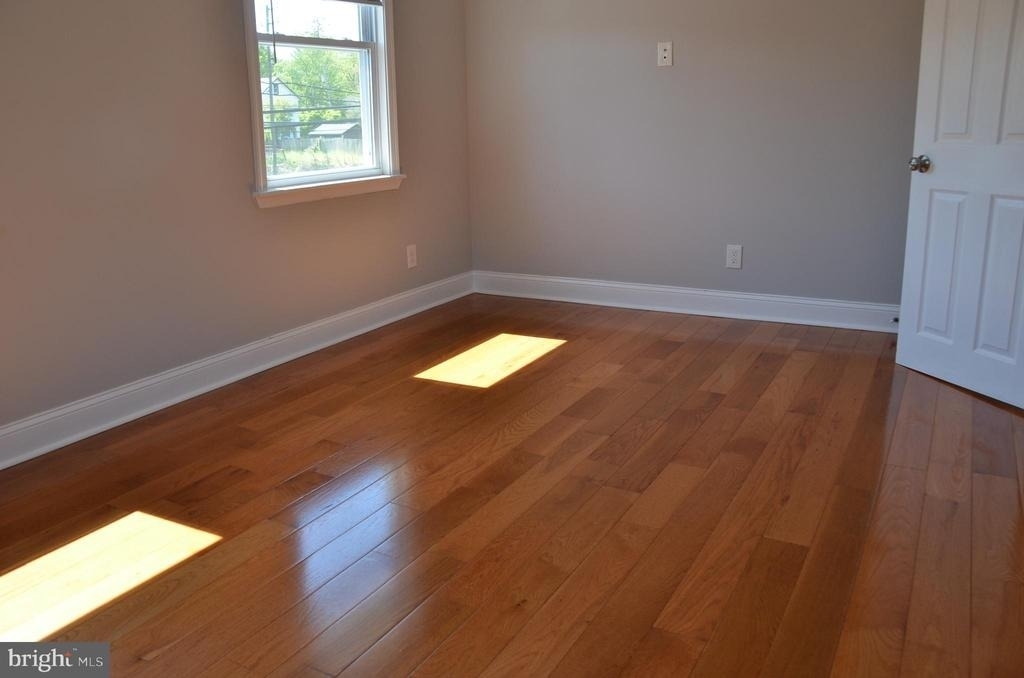 713 Miller Street - Photo 7