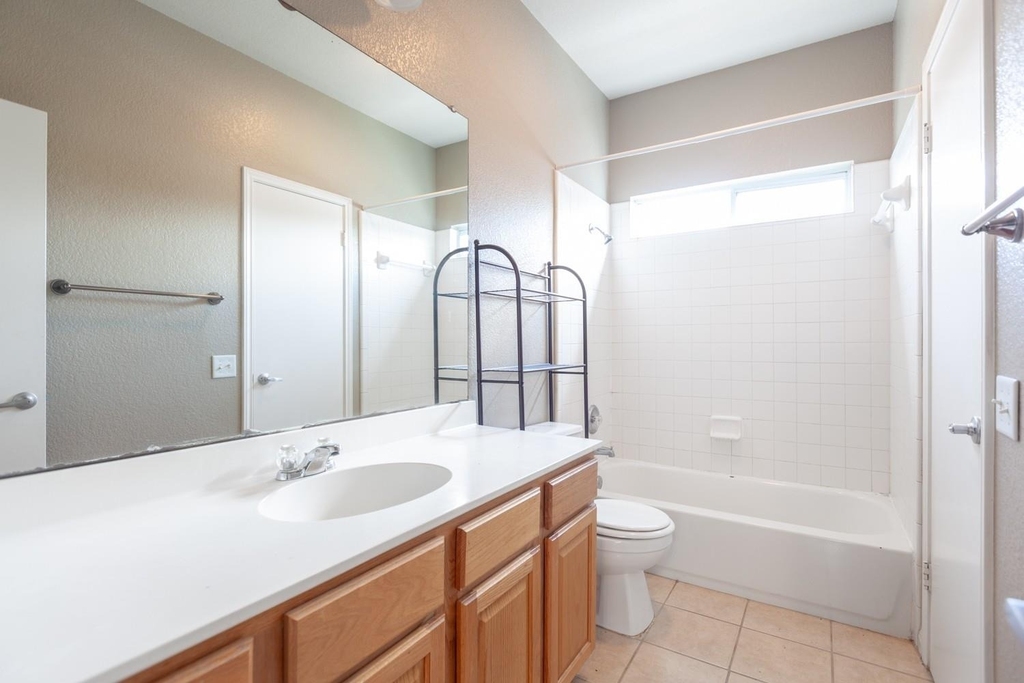2326 Webberville Rd - Photo 10